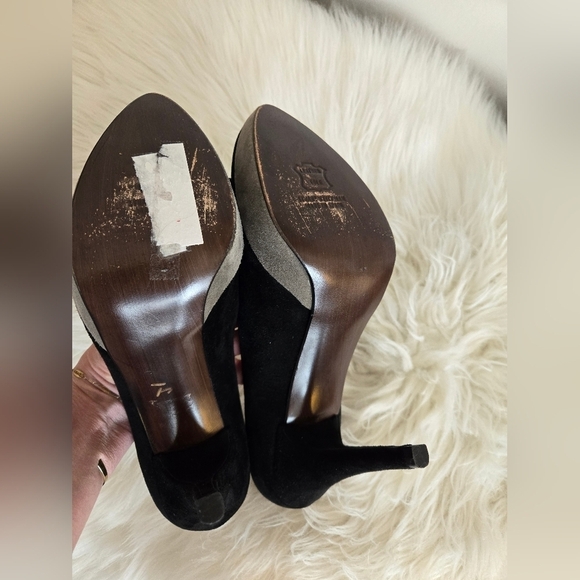 Stuart Weitzman black suede platform heals with bows, 4.5 inch heel, size 9 - Picture 6 of 8